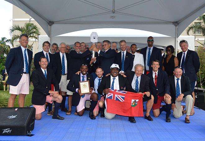 The crew on SPIRIT OF BERMUDA, winners of the SPIRIT OF TRADITION class, with His Excellency, The Governor of Bermuda, Geroge Fergusson  © Barry Pickthall / PPL