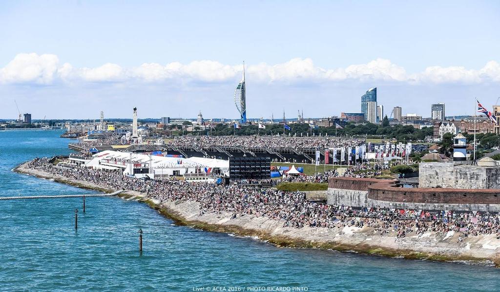 Shoreside crowds - Race Day 1, Louis Vuitton America’s Cup World Series Portsmouth, July 23, 2016 © ACEA / Ricardo Pinto http://photo.americascup.com/