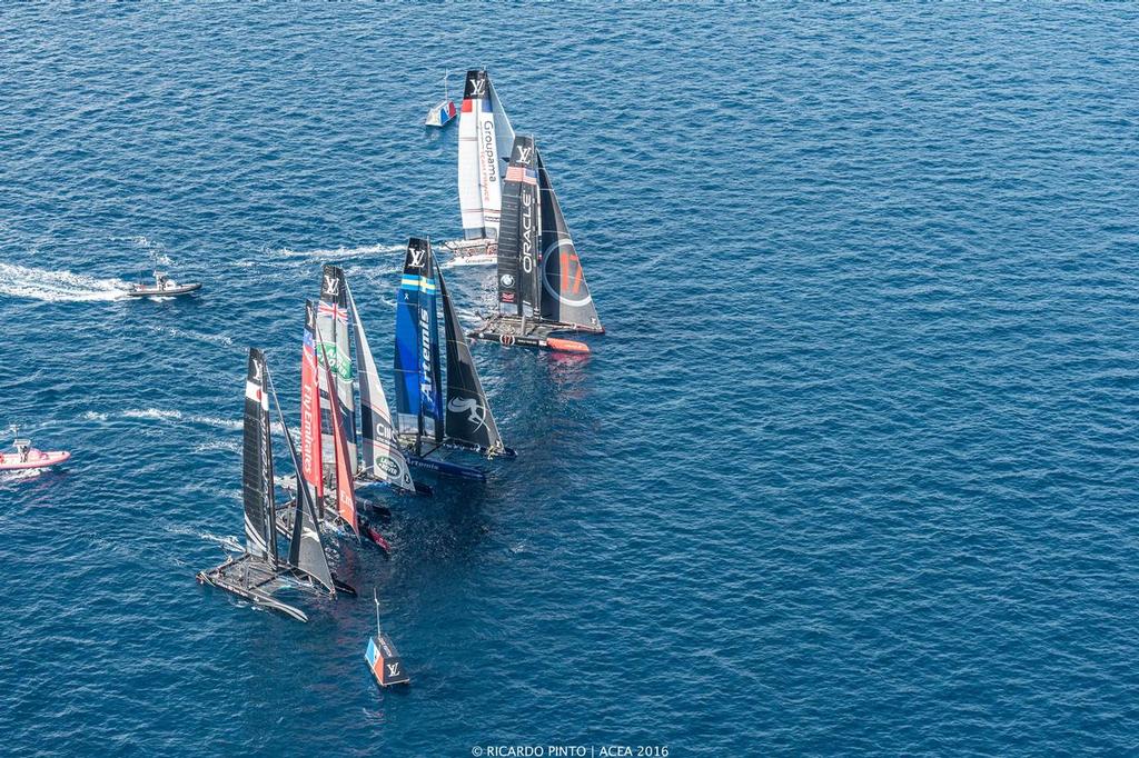 Start - Toulon (FRA) - 35th America's Cup Bermuda 2017 - Louis Vuitton America's Cup World Series Toulon - Racing Day 2 © ACEA / Ricardo Pinto http://photo.americascup.com/