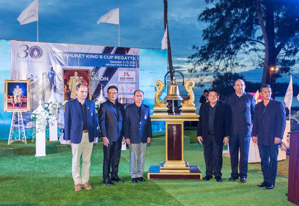 Mark Hamill-Stewart, Commodore RVYC; Pramookpisitt Achariyachai, President of Kata Group Resorts; Admiral Photchana Phuekphong, Vice President YRAT; Chokchai dej Amornthan, Governor of Phuket; Kevin Whitcraft, President of the PKC Organising Committee and Radab Kanjanavanit, PKC Organising Committee. Opening ceremony, Phuket King’s Cup 2016. © Guy Nowell / Phuket King's Cup