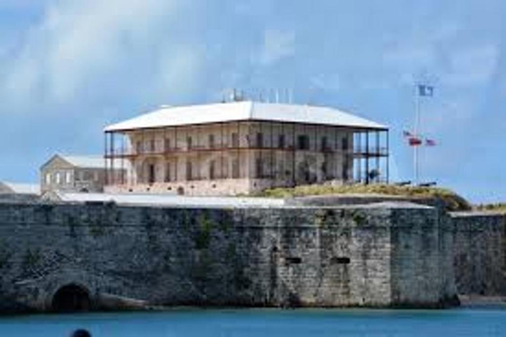 Commissioner’s House, National Museum of Bermuda photo copyright SW taken at  and featuring the  class