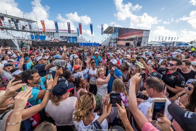 Fans in America’s Cup Village © Ricardo Pinto http://www.americascup.com