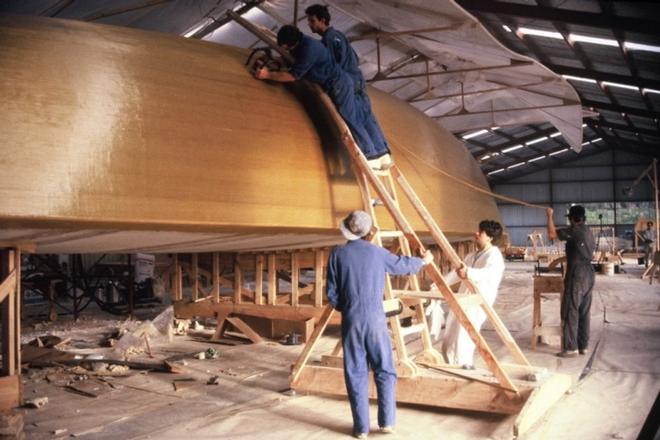  - Construction of NZI Enterprise - maxi yacht for the 1985/86 Whitbread Round the World Race led by Digby Taylor © SW