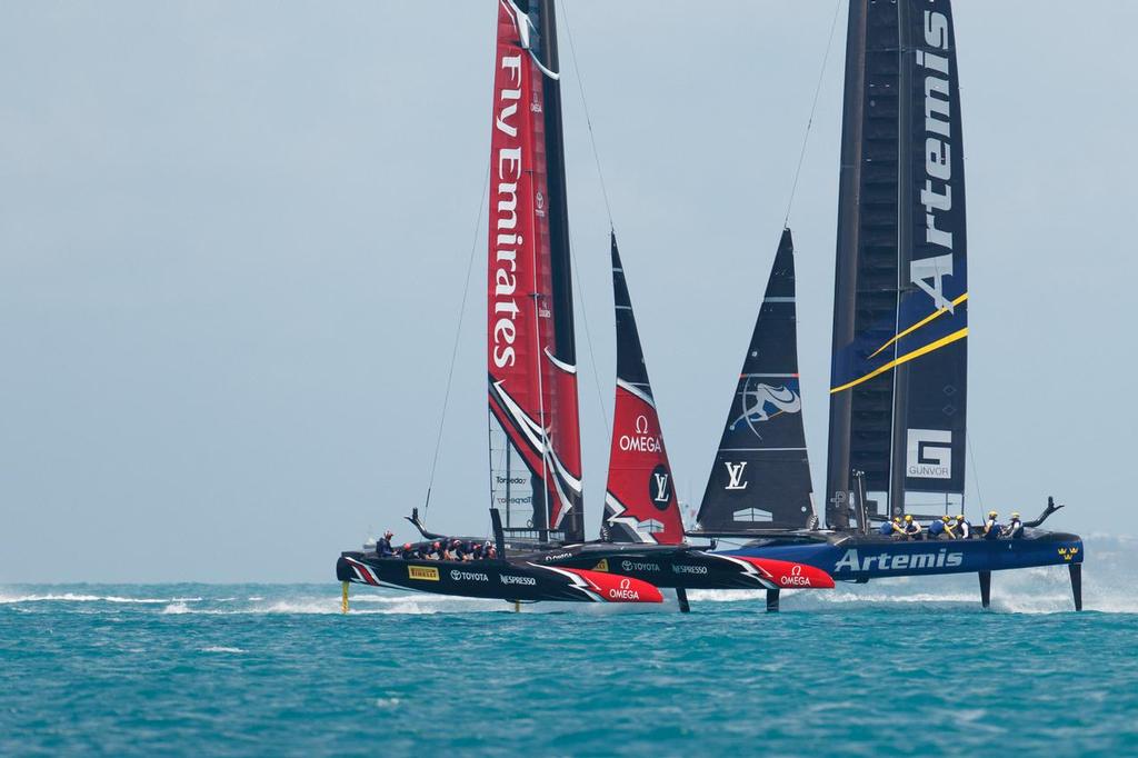 29/05/17 Emirates Team New Zealand sailing on Bermuda's Great Sound in the Louis Vuitton America's Cup Qualifiers <br />
Round Robin 1 - Race 14 - Artemis (SWE) vs. Emirates Team New Zealand (NZL) © Richard Hodder/Emirates Team New Zealand