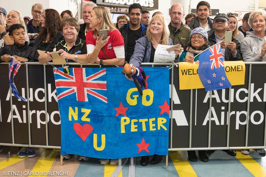 Emirates Team New Zealand arrives at Auckland airport © ETNZ/Carlo Borlenghi