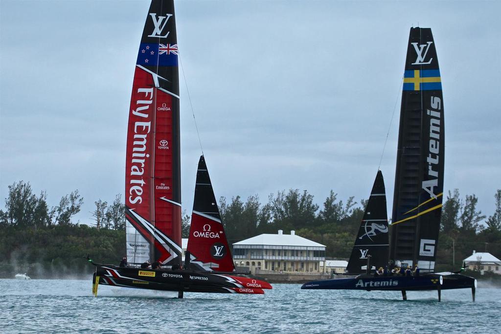 Emirates Team New Zealand  and Artemis Racing head to head at the start of Race 3 - Challenger Final, Day 1 - 35th America's Cup - Day 14 - Bermuda  June 10, 2017 © Richard Gladwell www.photosport.co.nz