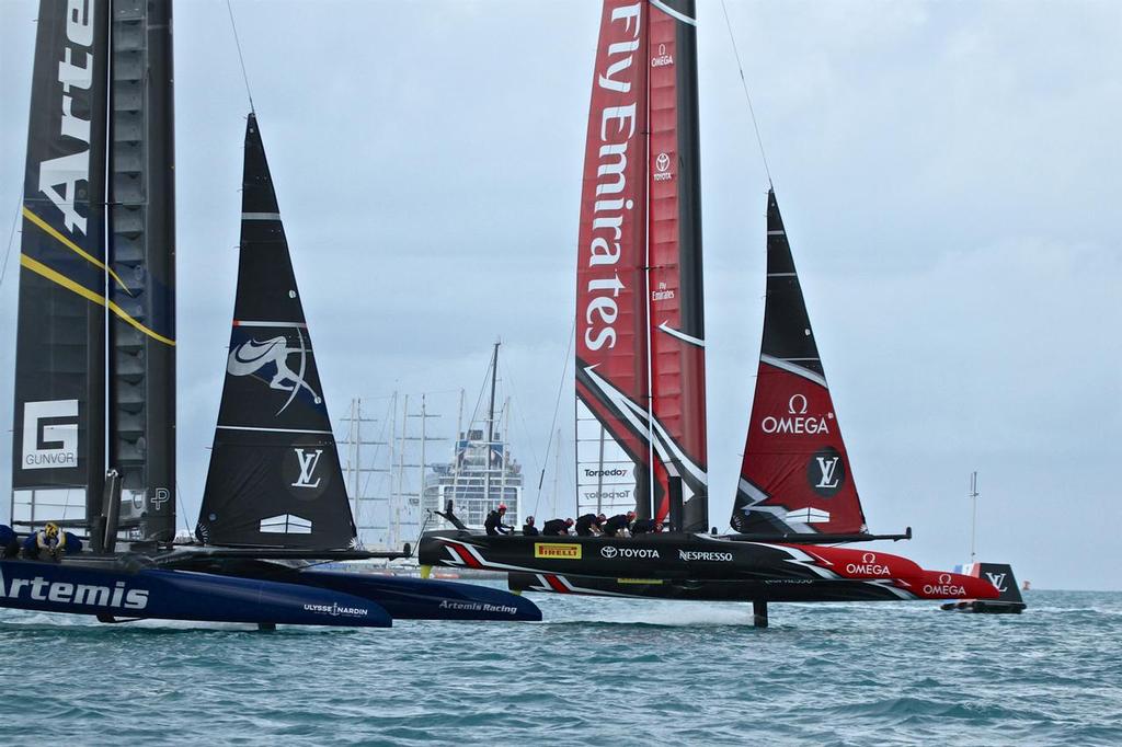Emirates Team New Zealand hits the start line first ion Race 3 - Challenger Final, Day 1 - 35th America's Cup - Day 14 - Bermuda  June 10, 2017 © Richard Gladwell www.photosport.co.nz