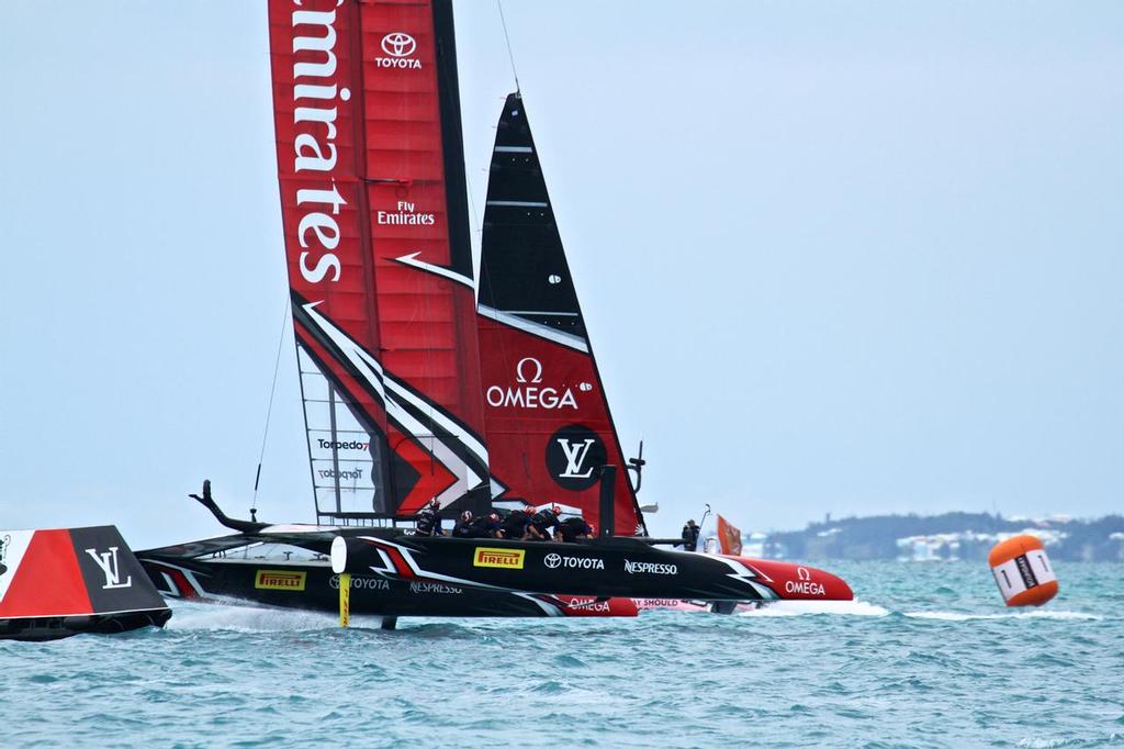 Emirates Team New Zealand - Rounds Mark 5, Race 5 - Challenger Final, Day  2 - 35th America's Cup - Day 15 - Bermuda  June 11, 2017 © Richard Gladwell www.photosport.co.nz