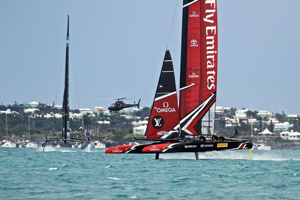 Emirates Team New Zealand crosses ahead of Artemis Racing  - Race 5 - Challenger Final, Day  2 - 35th America's Cup - Day 15 - Bermuda  June 11, 2017 © Richard Gladwell www.photosport.co.nz