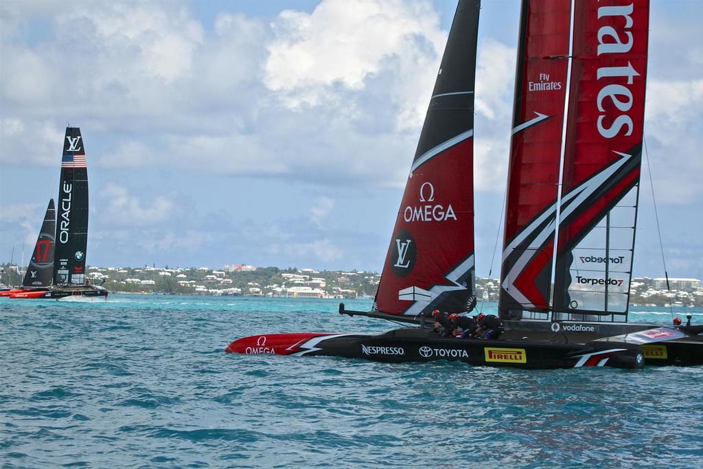 Emirates Team New Zealand tries to get moving as Oracle Team USA looms large on the final leg - Race 1- 35th America's Cup Match - Bermuda  June 17, 2017 © Richard Gladwell www.photosport.co.nz