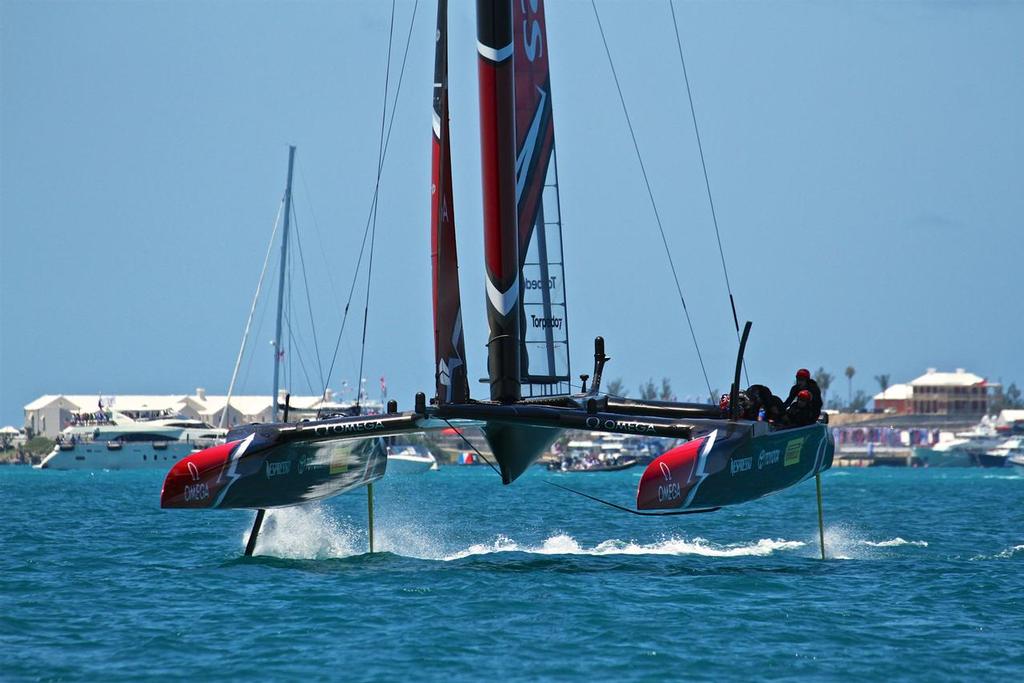 Emirates Team New Zealand and Oracle Team USA - 35th America's Cup Match - Race 3 - Bermuda  June 18, 2017 photo copyright Richard Gladwell www.photosport.co.nz taken at  and featuring the  class