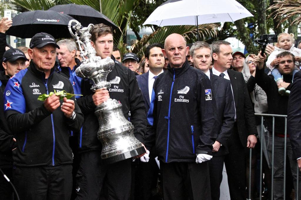 Emirates Team New Zealand - lead party - with Prime Minister Bill English - Parade in  Auckland,   July 6, 2017 © Richard Gladwell www.photosport.co.nz