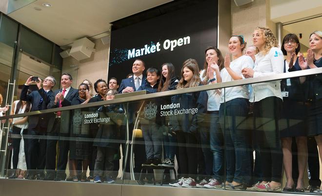 Young people from the Ellen MacArthur Cancer Trust opened the London Stock Exchange this morning © onEdition http://www.onEdition.com