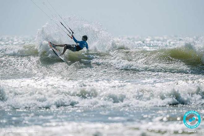 Keahi de Aboitiz hunting out the waves - GKA Kite-Surf World Tour ©  Ydwer van der Heide