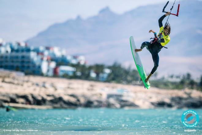Day 2  – Gustavo goes for it – GKA Kite-Surf World Tour ©  Ydwer van der Heide