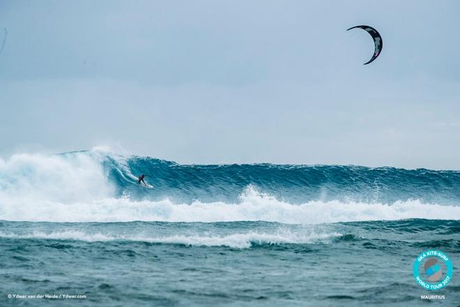 Sebastian Ribiero tempts fate after registration – GKA Kite-Surf World Tour ©  Ydwer van der Heide