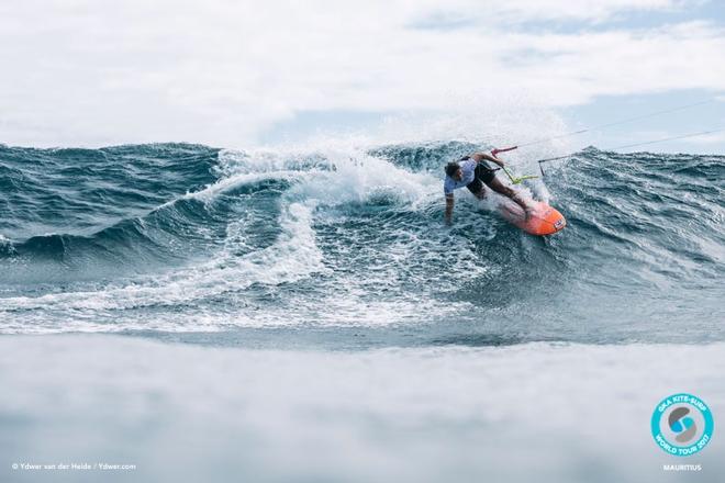 Milla Ferreira goes up against Jalou Langeree once again – GKA Kite-Surf World Tour ©  Ydwer van der Heide