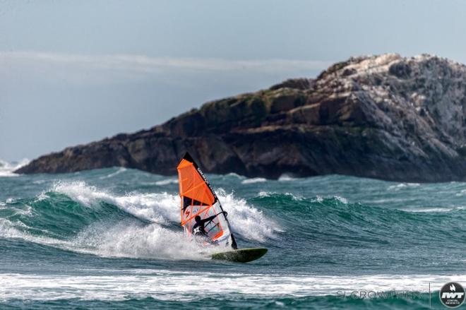 Maxime Fevrier – Matanzas Wave Classic ©  Si Crowther / IWT