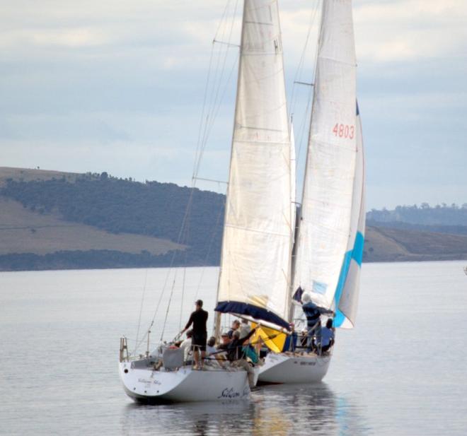 Silicon Ship and Madman’s Woodyard head down the Derwent – Combined Club Long Pennant Race ©  Peter Campbell