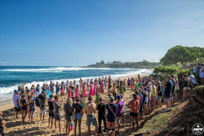 Riders gather at Ho'okipa for the traditional opening ceremony ©  Si Crowther / IWT