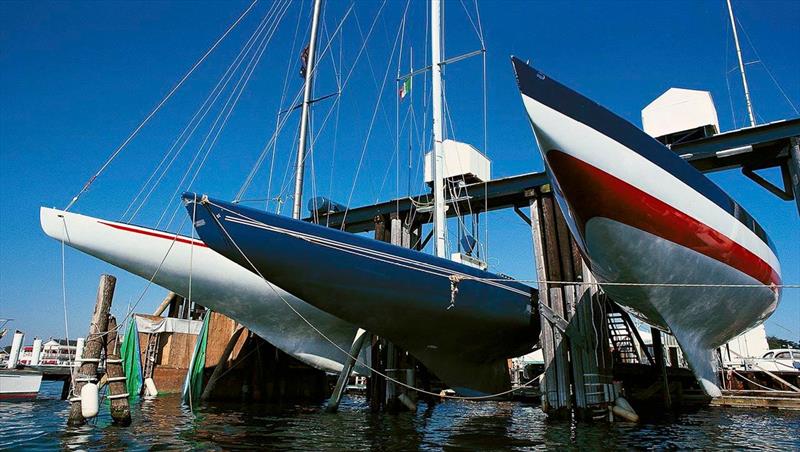 France (right), Azzurra (ITA), Canada - 25th America's Cup: Newport, RI, USA – 1983 - photo © Carlo Borlenghi 