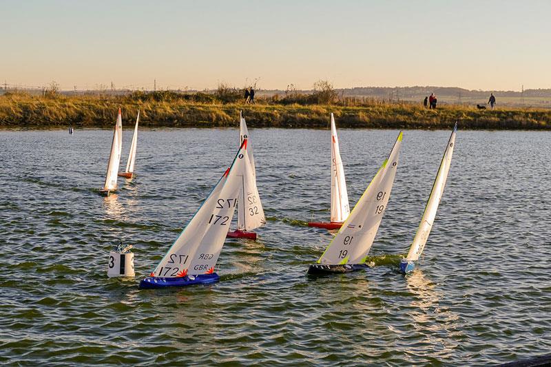 Icicle Trophy at Coalhouse Fort MBC photo copyright Dave Sellens taken at  and featuring the One Metre class