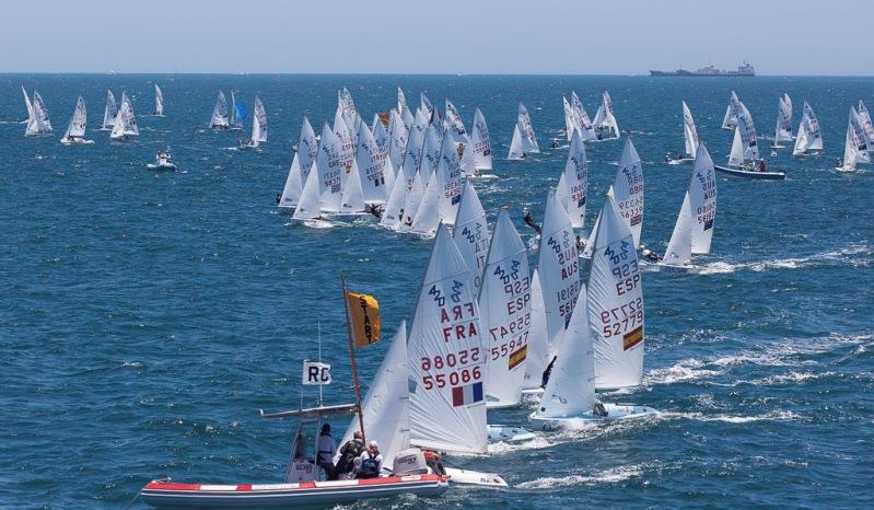 Mid line sag – 420 World Championship photo copyright Bernie Kaaks taken at Fremantle Sailing Club and featuring the 420 class