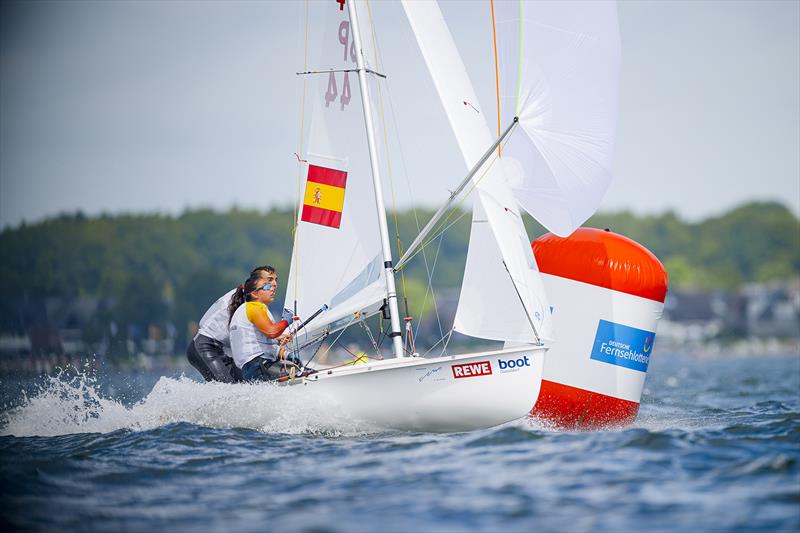 After initial difficulties, Spanish 470 world champions Jordi Xammar Hernandez and Marta Cardona Alcántara show off their skills in the Sailing Grand Slam at Kieler Woche - photo © Sascha Klahn/Kieler Woche