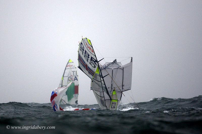 Stevie Morrison & Ben Rhodes go down the mine at Qingdao 2008 - photo © Ingrid Abery / www.ingridabery.com