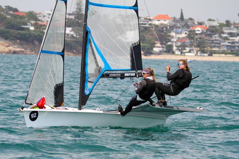 Paris Henken & Anna Tobias (USA) - 49er FX - Hyundai Worlds - Day 4, December 6, , Auckland NZ - photo © Richard Gladwell / Sail-World.com