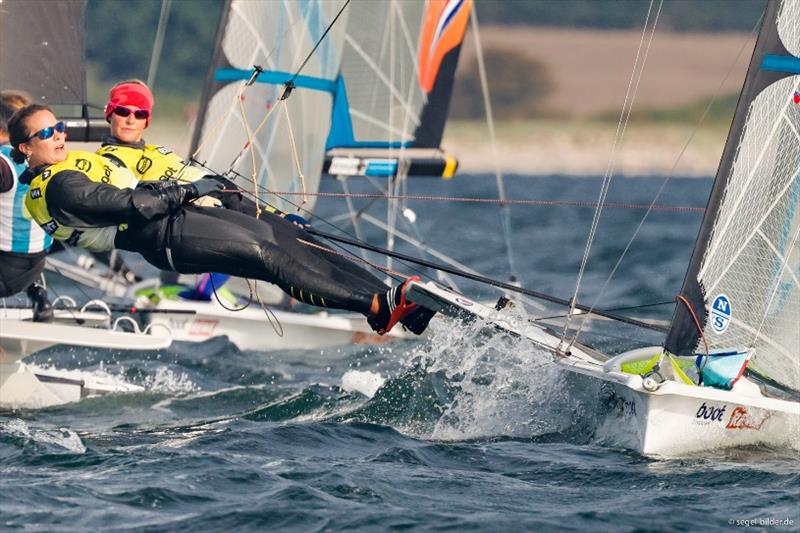 Tina Lutz/Susann Beucke in the yellow jersey to the Kiel Week victory. The duo thus secured the Olympic ticket at the same time in their third attempt. - photo © www.segel-bilde.de