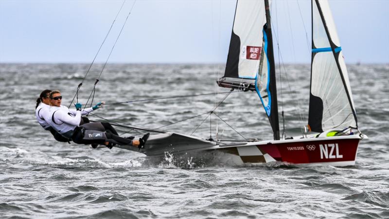 Tokyo2020 - Day 3 - July, 27, - Enoshima, Japan. 49erFX - NZL - Alex Maloney, Molly Meech - photo © Richard Gladwell - Sail-World.com / nz