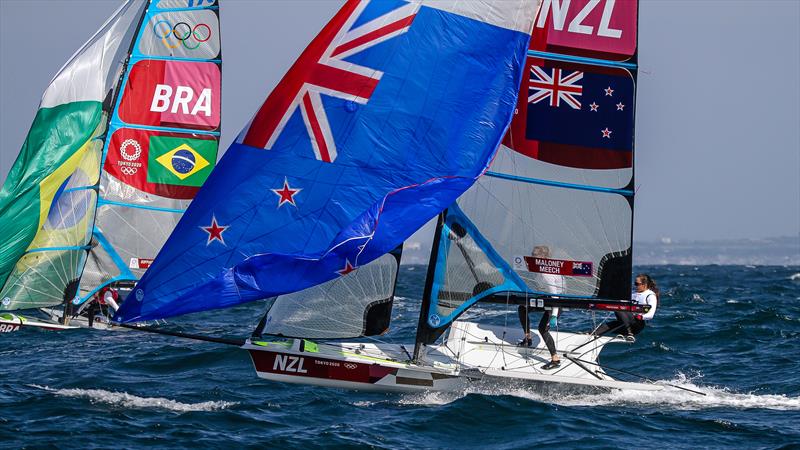 Tokyo2020 - Day 4 - July, 28, - Enoshima, Japan.NZL 49erFX Silver medalists in Rio, battle with Rio Gold medalists (BRA) - photo © Richard Gladwell - Sail-World.com / nz