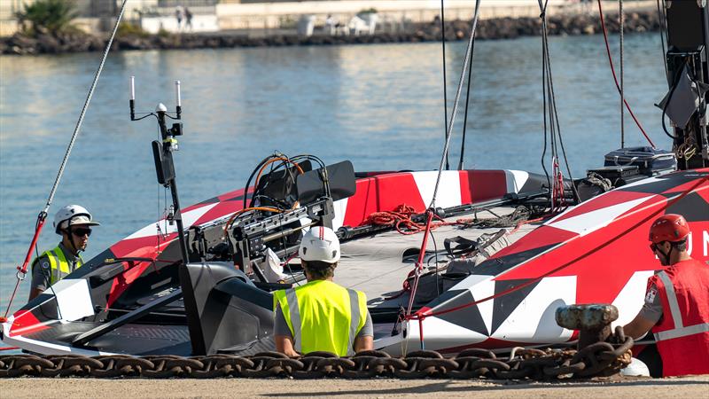 Boomless mainsail adjuster - Luna Rossa Prada Pirelli - LEQ12 - October 29, 2022 - Gulf of Cagliari - photo © Ivo Rovira / America'sCup