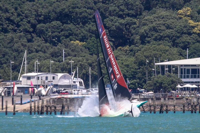 6. Dive and turn continues - Emirates Team NZ -  AC40-1|LEQ12 - January 23, 2023 - Waitemata Harbour photo copyright Richard Gladwell - Sail-World.com/nz taken at Royal New Zealand Yacht Squadron and featuring the AC40 class