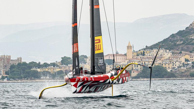 The Italian yacht Luna Rossa sails the fourth race of the Louis