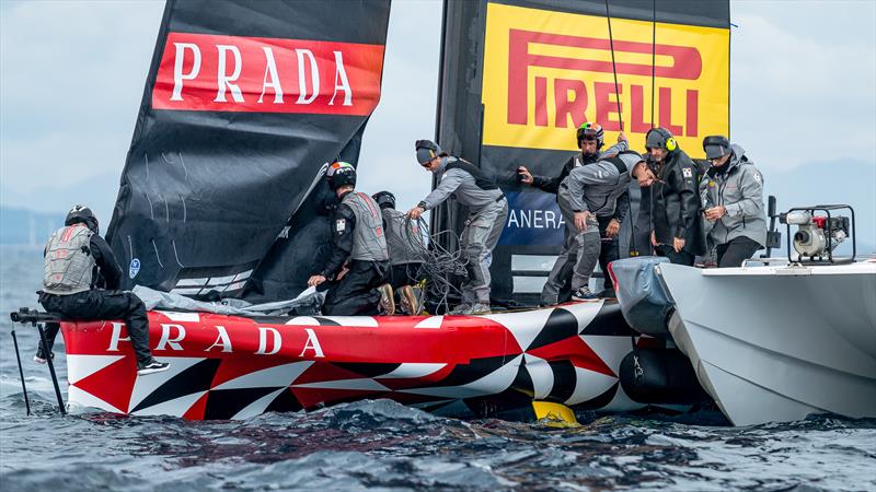 Cup Spy 4 grudnia: Luna Rossa niszczy ich łódź testową