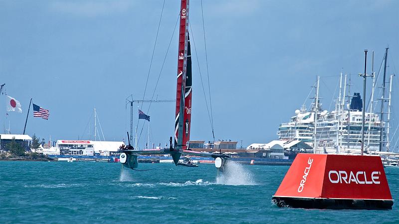 Emirates Team New Zealand heads down Leg 4, Round Robin 1, Race 14 - America's Cup Qualifier - Day 3, May 29, 2017 photo copyright Richard Gladwell taken at  and featuring the AC50 class