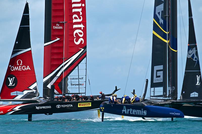 Emirates Team New Zealand and Artemis Racing round opposite marks - top of Leg 3 - Round Robin 1 - America's Cup Qualifier - Day 3, May 29, 2017 photo copyright Richard Gladwell taken at  and featuring the AC50 class