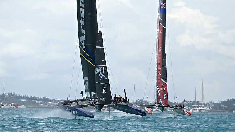 Emirates Team New Zealand - Challenger Final, Day 1 - Race 2 - 35th America's Cup - Day 14 - Bermuda June 10, 2017 photo copyright Richard Gladwell taken at  and featuring the AC50 class