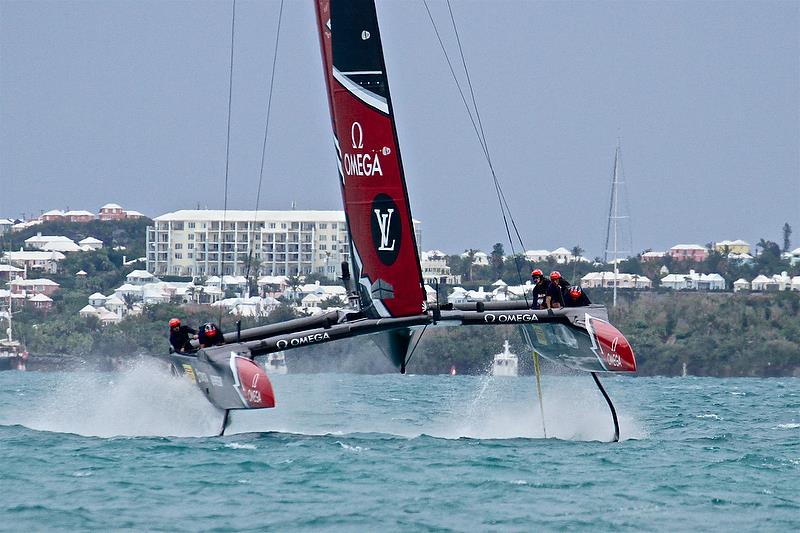 SailRaceWin: LVT: Emirates Team New Zealand to meet Azzurra for