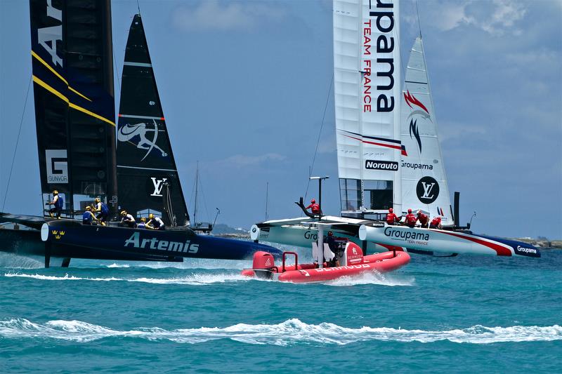 Groupama Team France scored an upset win over Artemis Racing on Day 2 of the Louis Vuitton Trophy photo copyright Richard Gladwell taken at Royal Bermuda Yacht Club and featuring the AC50 class