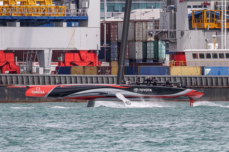 Emirates Team New Zealand tows out - Waitemata Harbour - September 22 photo copyright Richard Gladwell taken at Royal New Zealand Yacht Squadron and featuring the AC75 class