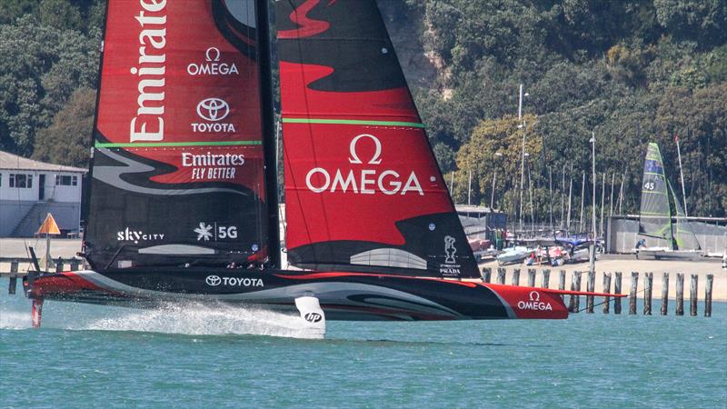 Emirates Team NZ's first AC75 Te Aihe doing warm-up laps on the Waitemata ahead of a seven hour training session - November 4, 2019 - photo © Richard Gladwell / Sail-World.com