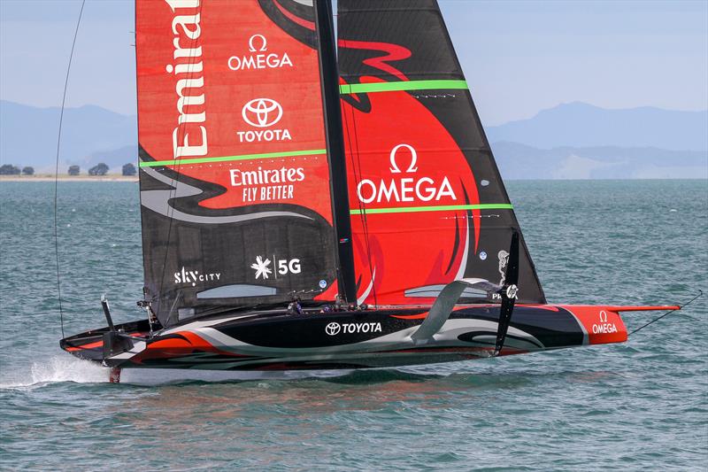 Te Aihe low flying - the height of flight can be gauged comparing the rudder logo with the launch shot of the rudder and rudder wing. - photo © Richard Gladwell / Sail-World.com