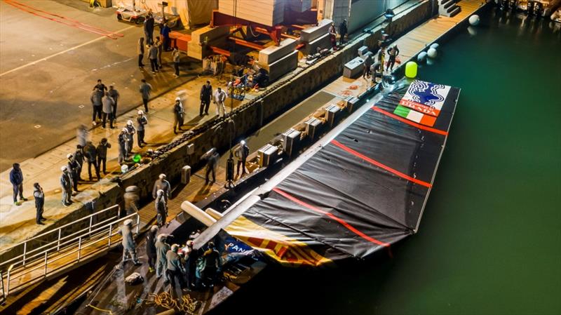 Luna Rossa dismasting - Cagliari, Sardinia -January 27, 2020 photo copyright Carlo Borlenghi / Luna Rossa taken at Circolo della Vela Sicilia and featuring the AC75 class