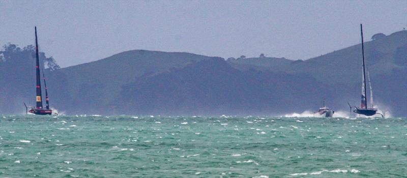 American Magic and Luna Rossa - Course E - Eastern Beach - Hauraki Gulf - November 3, 2020 - 36th America's Cup - photo © Richard Gladwell / Sail-World.com