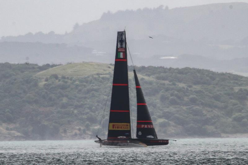 Luna Rossa heads for Tamaki Strait - November 26, 2020 - 36th America's Cup - photo © Richard Gladwell / Sail-World.com