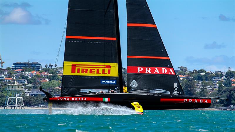 Luna Rossa Prada Pirelli - November 20, 20202 - Waitemata Harbour - Auckland - 36th America's Cup - photo © Richard Gladwell / Sail-World.com