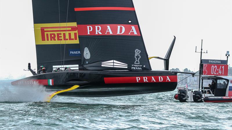 Luna Rossa Prada Pirelli - without running backstays - December 18, 2020 - Day 2 ACWS - Waitemata Harbour - Auckland - 36th America's Cup - photo © Richard Gladwell - Sail-World.com / nz